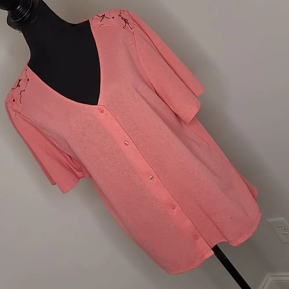 Loft outlet sz L tatted shoulder button front shirt